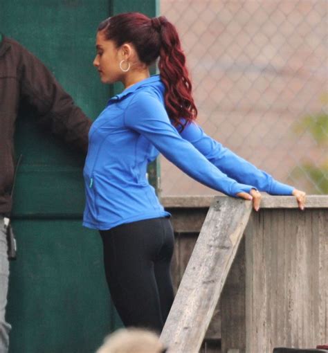 Ariana Plump Bums